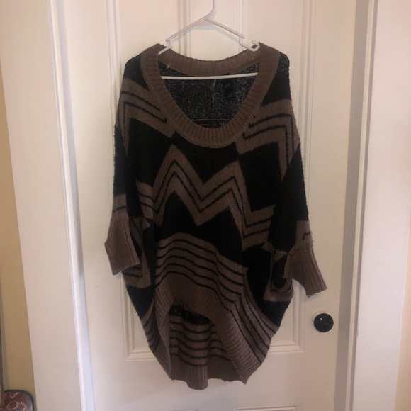 Oversized printed contrast sweater - Picture 2 of 3